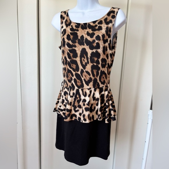 Dressing de Jola Dresses & Skirts - 🎉4/30$🎉 Dressing de Jola Peplum Dress – Size Small (Ptp 16” stretch to 20”)